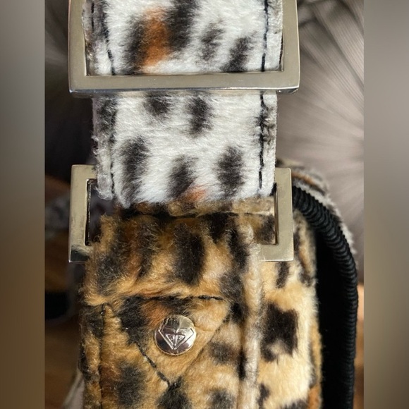 Roxy Leopard Messenger Bag - Picture 8 of 8